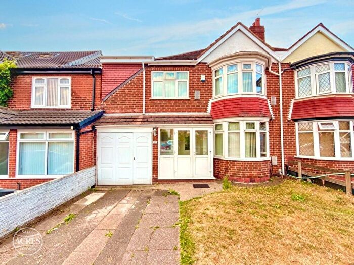 3 Bedroom Semi Detached House For Sale In Walsall Road, Great Barr, Birmingham, B42