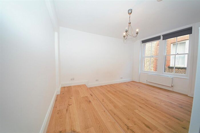 1 Bedroom Flat To Rent In Tetherdown, London, N10