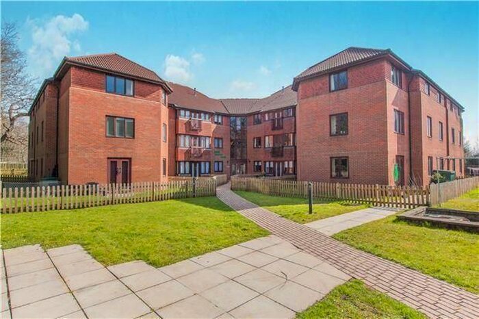 2 Bedroom Flat To Rent In Henbury Road, Henbury, Bristol, BS10