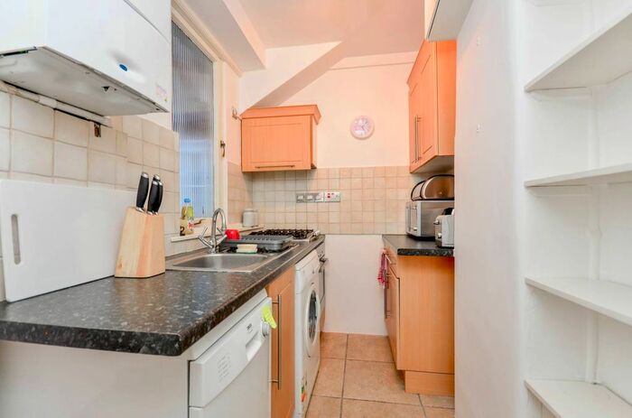 1 Bedroom Flat To Rent In Queens Gate Gardens, South Kensington, London, SW7