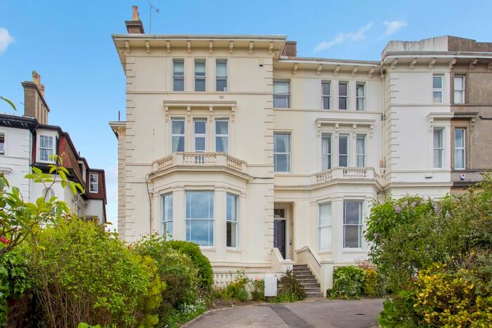 2 Bedroom Flat To Rent In Mount Ephraim, Tunbridge Wells, TN4