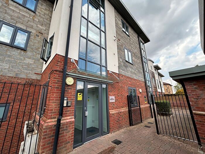 2 Bedroom Flat To Rent In Dunthorne Way, Milton Keynes, MK8