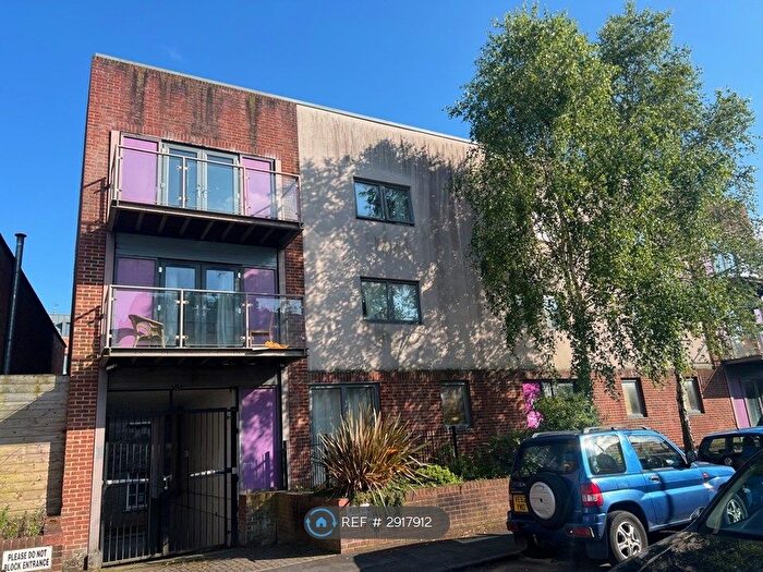 2 Bedroom Flat To Rent In Argyle Road, St. Pauls, Bristol, BS2