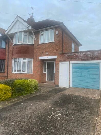 3 Bedroom Semi-Detached House To Rent In Springway Close, Leicester, LE5