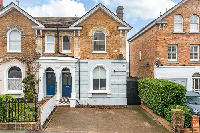 4 Bedroom Semi Detached House For Sale In Queens Road, Buckhurst Hill, IG9