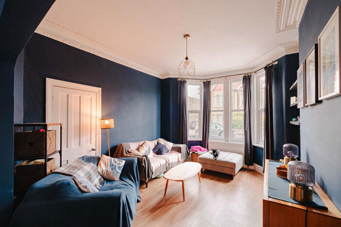 3 Bedroom Terraced House For Sale In Downend Road, Downend, BS16