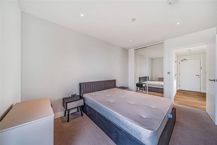 1 Bedroom Flat To Rent In Henley Cross, London, SE3