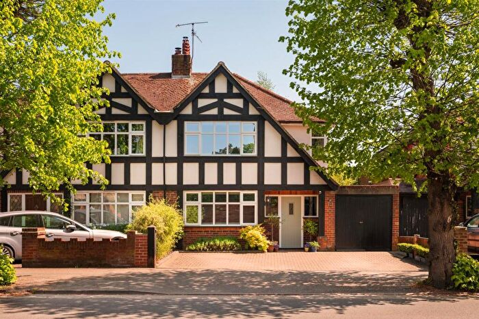 3 Bedroom Semi-Detached House For Sale In Reading Road, Henley-On-Thames, RG9