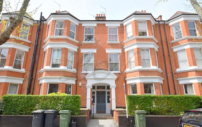 2 Bedroom Flat To Rent In Cranworth Gardens, Oval, SW9