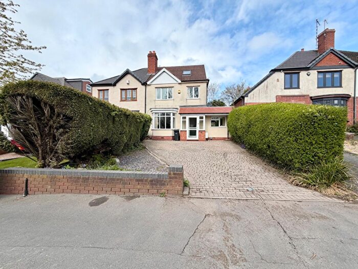 4 Bedroom Semi Detached House For Sale In Oakham Road, Oakham, Dudley, DY2