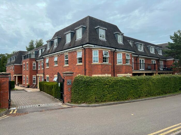 2 Bedroom Flat To Rent In Castlecroft Road, Wolverhampton, WV3