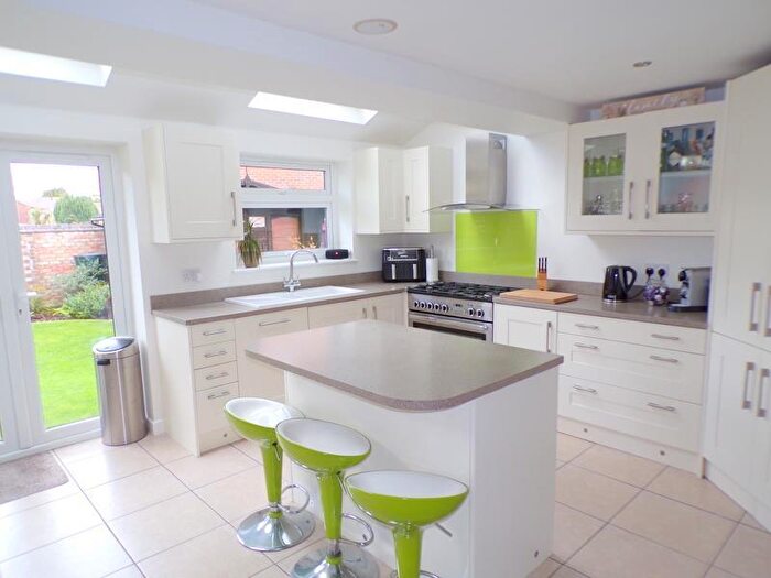4 Bedroom Detached House For Sale In Hazelton Close, Bournemouth, BH7