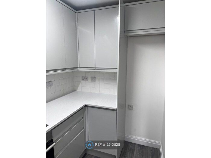 2 Bedroom End Of Terrace House To Rent In Rutland Drive, Bury, BL9