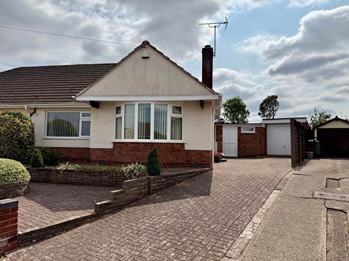 2 Bedroom Semi-Detached Bungalow For Sale In Kilburn Avenue, Oadby, Leicestershire, LE2