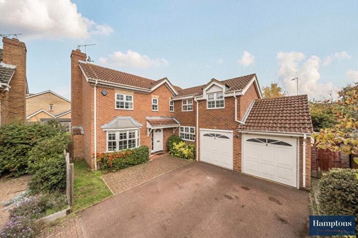 5 Bedroom Detached House For Sale In Honeysuckle Close, Hertford, SG13