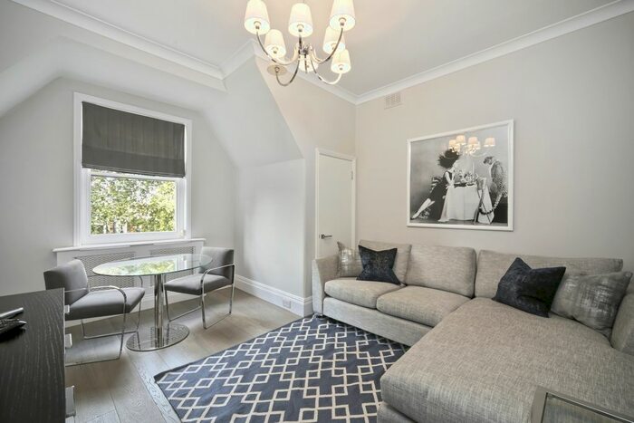 1 Bedroom Flat To Rent In Sloane Gardens, London, SW1W