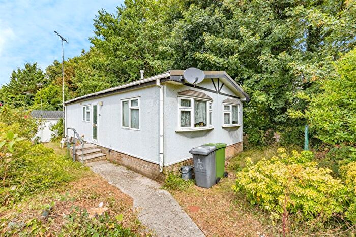 2 Bedroom Mobile/park Home For Sale In Bushey Hall Drive, Bushey, WD23