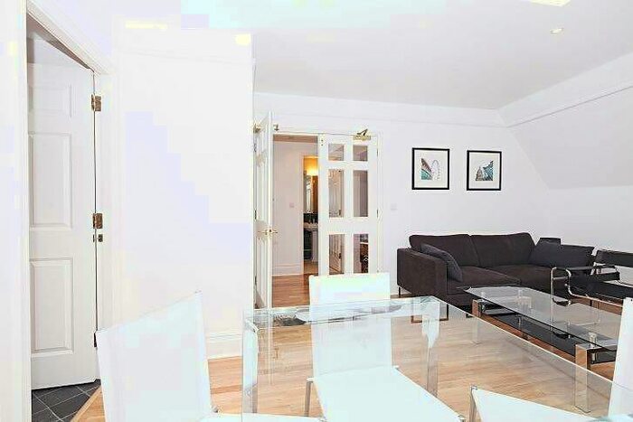 2 Bedroom Apartment To Rent In Printers Inn Court, Cursitor Street, London, EC4A