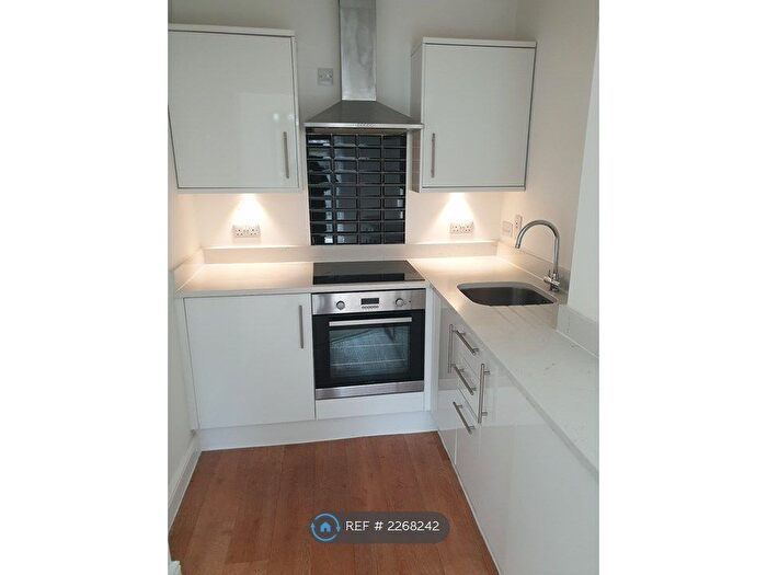 2 Bedroom Flat To Rent In Parish Ghyll Drive Ilkley, Ilkley, LS29