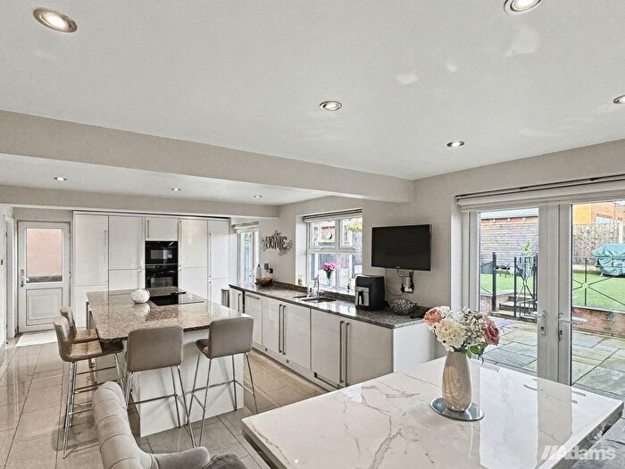 5 Bedroom Detached House For Sale In Campsey Ash, Sandringham Gardens, Widnes, WA8