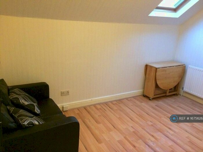 1 Bedroom Flat To Rent In Barlow Moor Road, Manchester, M20