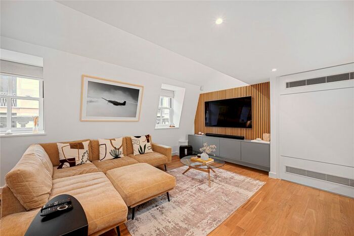 2 Bedroom Maisonette To Rent In Blandford St, London, W1U