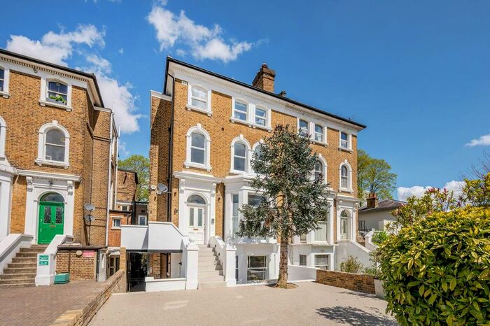 2 Bedroom Flat To Rent In Castlebar Road, Ealing, London, W5