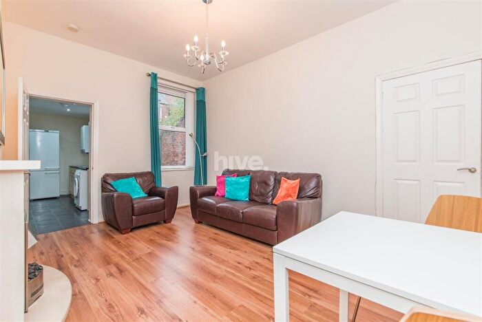 2 Bedroom Flat To Rent In Dinsdale Road, Sandyford, Newcastle Upon Tyne, NE2