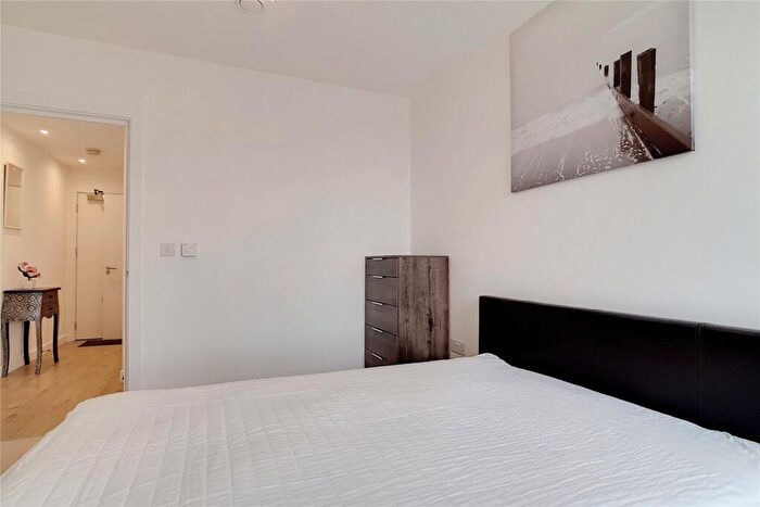 1 Bedroom Flat To Rent In Great Eastern Road Stratford, E15