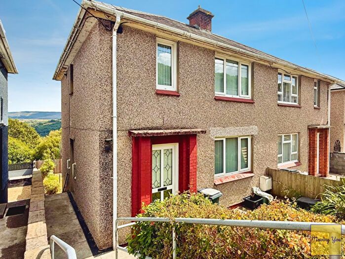2 Bedroom Semi-Detached House For Sale In Penywern Road, Abertawe, Powys, SA9