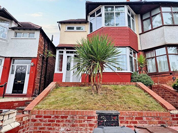 6 Bedroom Semi-Detached House For Sale In Salisbury Drive, Prestwich, M25
