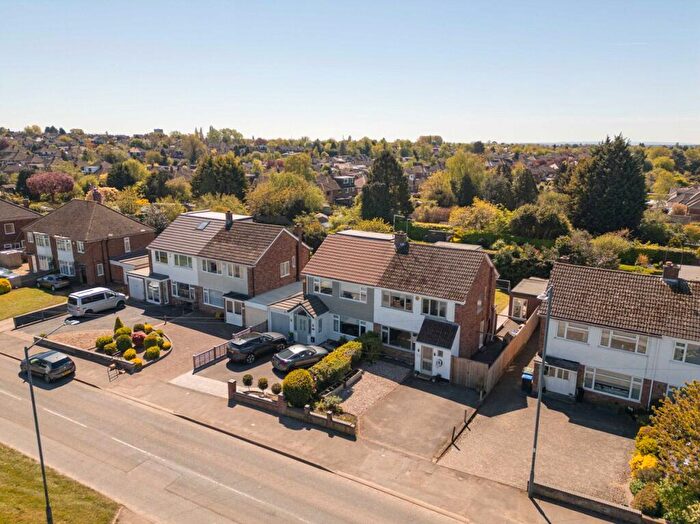 4 Bedroom Semi Detached House For Sale In Kenilworth Road, Cubbington, Leamington Spa, Warwickshire, CV32