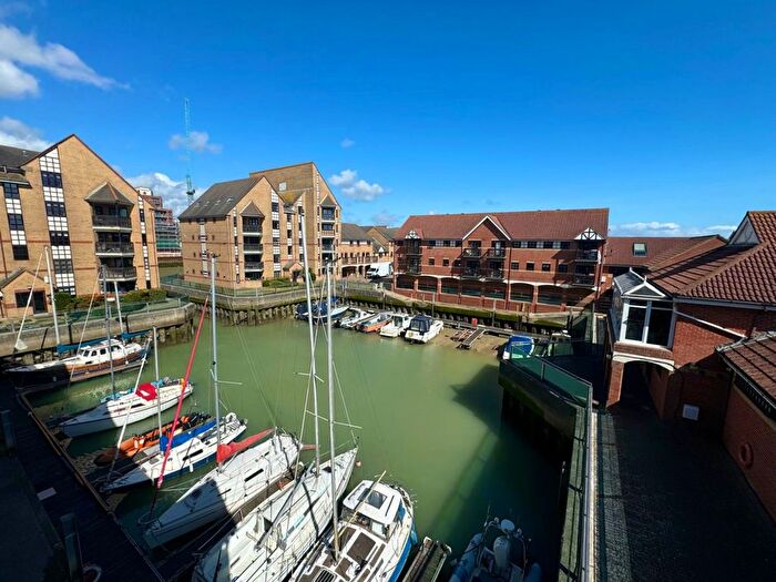 2 Bedroom Flat To Rent In Emerald Quay, The Quay Emerald Quay, BN43