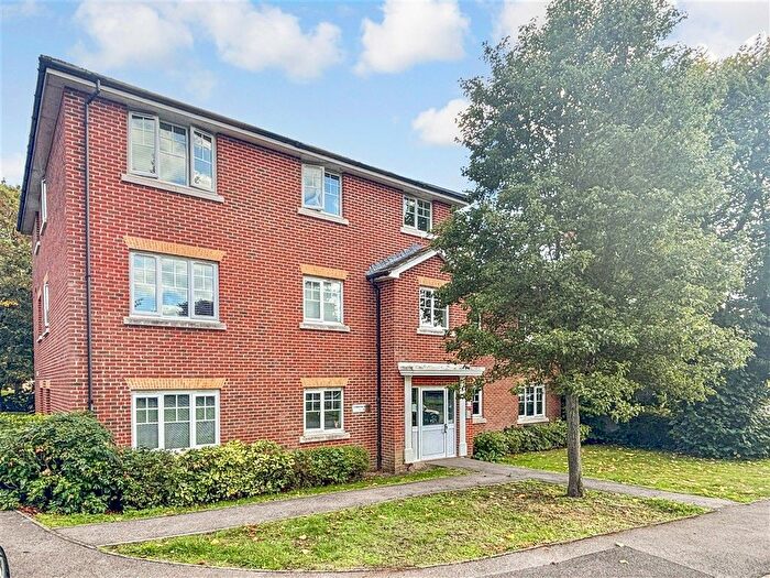 2 Bedroom Flat For Sale In Kennedy Road, Horsham, West Sussex, RH13