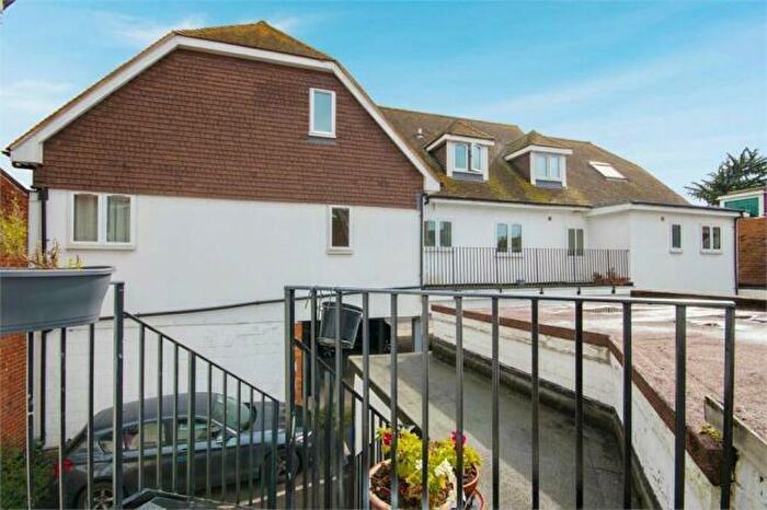2 Bedroom Apartment To Rent In West Byfleet, Surrey, KT14