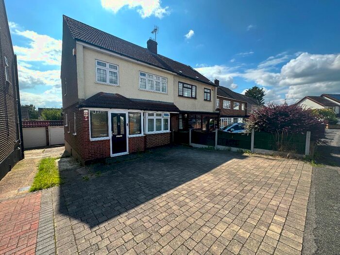 3 Bedroom Semi-Detached House To Rent In Arlington Gardens, Harold Wood, Romford, RM3