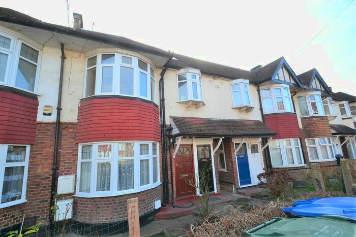 3 Bedroom Flat To Rent In Northview Crescent, London NW10