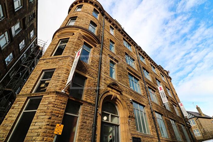 1 Bedroom Flat To Rent In Grattan Mills, Vincent St, BD1