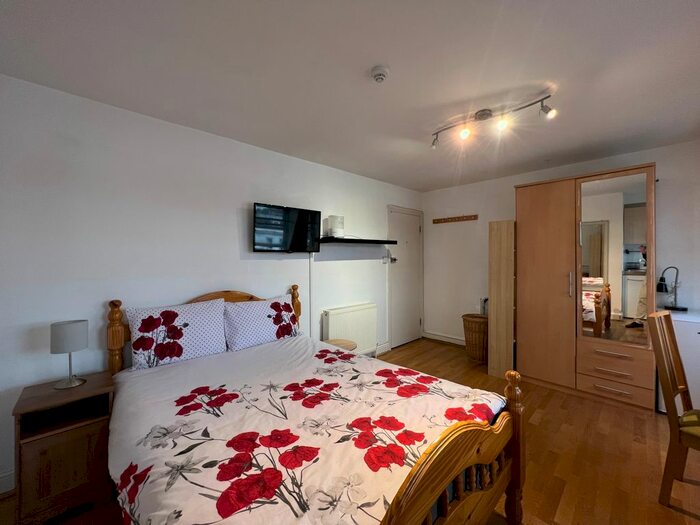 Studio To Rent In Cromwell Road, London, SW7