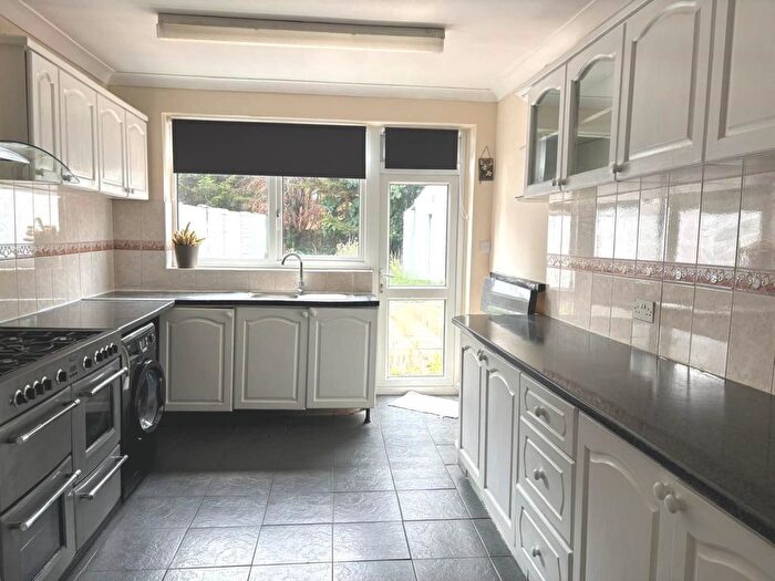 5 Bedroom Semi-Detached House To Rent In Bromyard Avenue, London, W3