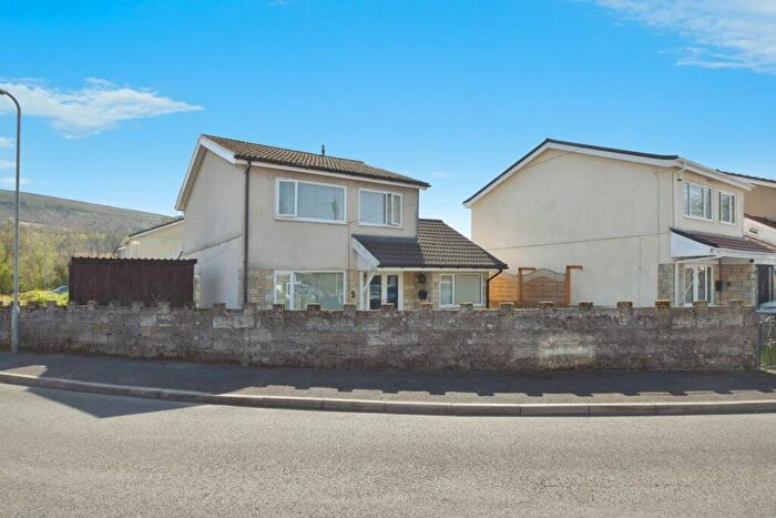 4 Bedroom Detached House For Sale In Alderwood Close, Crynant, Neath, SA10