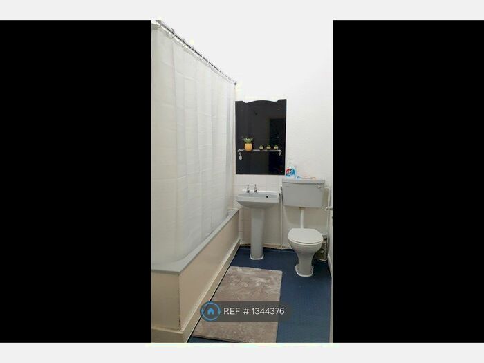 3 Bedroom Flat To Rent In Stroud Green Road, London, N4