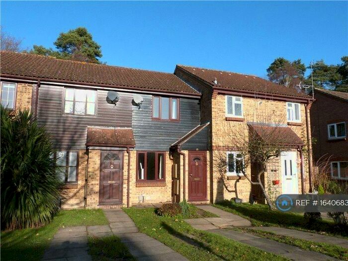 2 Bedroom Terraced House To Rent In Townsend Close, Bracknell, RG12
