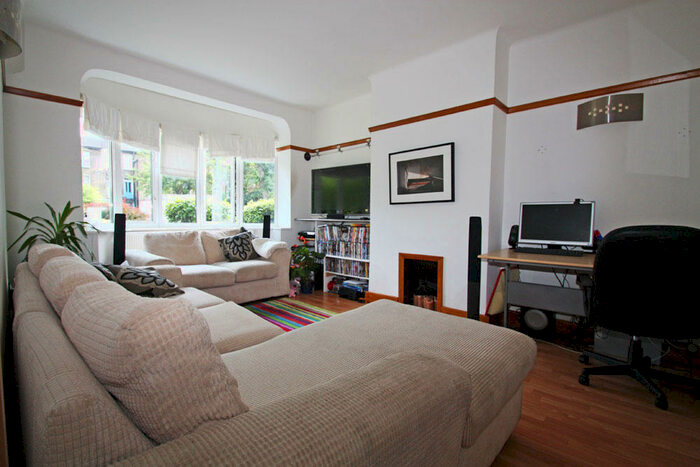 2 Bedroom Flat To Rent In Kingswood Road, Upper Leytonstone, E11