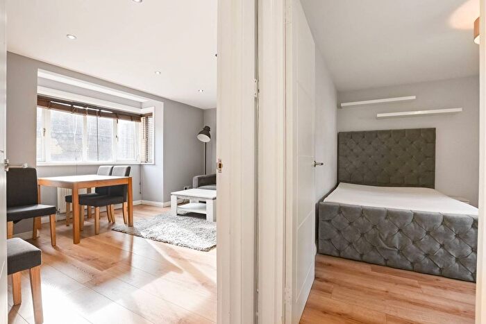 1 Bedroom Flat To Rent In Brixton Station Road, Brixton, London, SW9