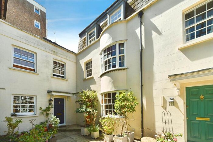 3 Bedroom Town House For Sale In Dolphin Mews, Brighton, BN2