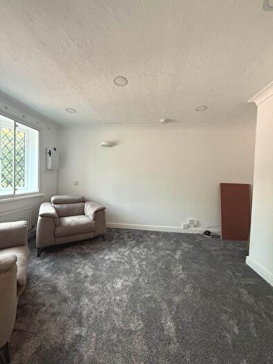 6 Bedroom Detached House To Rent In Inglrside, Coln Brook, SL3