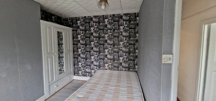 3 Bedroom Flat To Rent In Westside, London, NW4