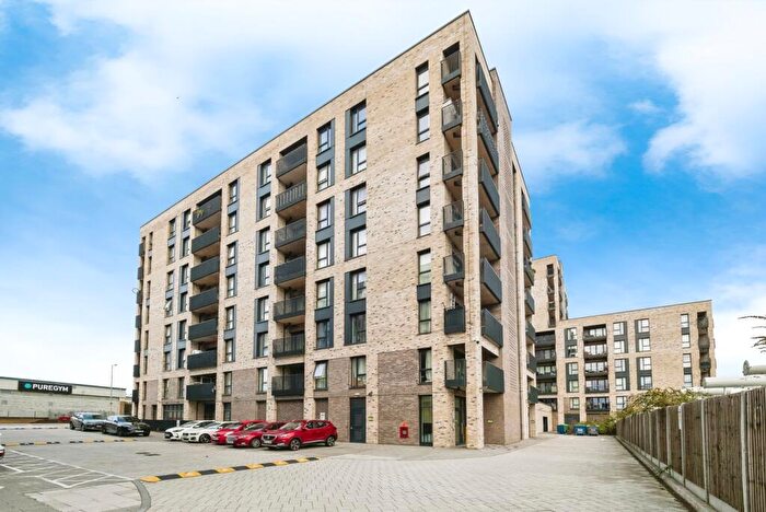 1 Bedroom Flat For Sale In Merrielands Crescent, Dagenham, RM9