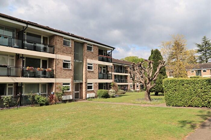 1 Bedroom Flat To Rent In St. Marys, Victoria Road, Weybridge, Surrey, KT13